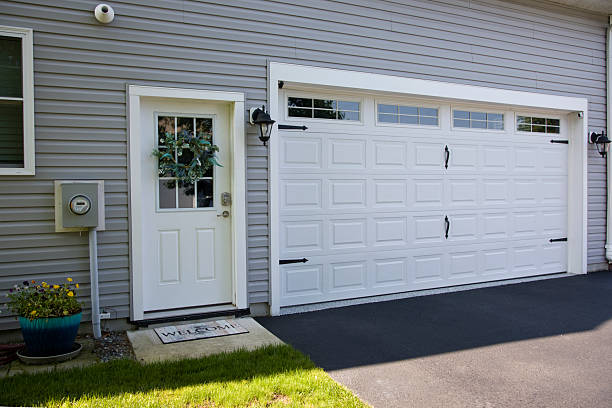 24/7 Emergency Garage Door Panel Replacement experts in Hays, KS